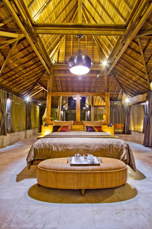 Puri Ratu Jimbaran Villa エクステリア 写真