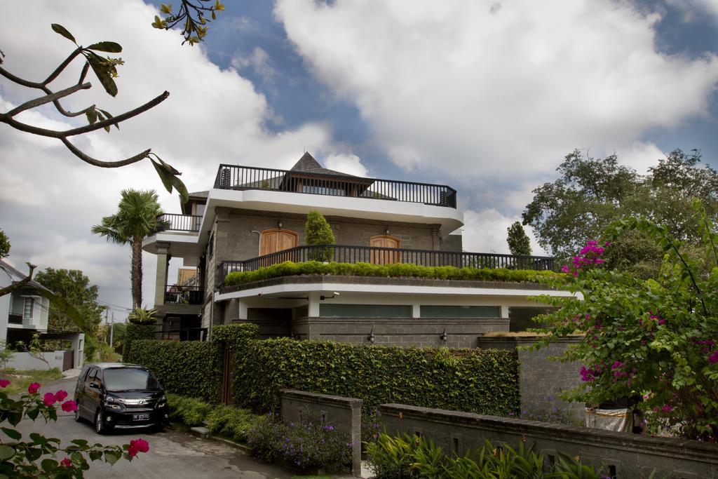 Puri Ratu Jimbaran Villa エクステリア 写真